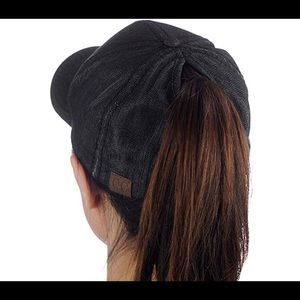Ponytail hat/cap
